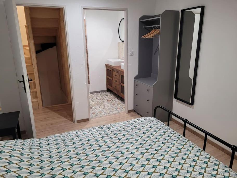 Holiday home Maison Des Vendangeurs Villarzel-Cabardes